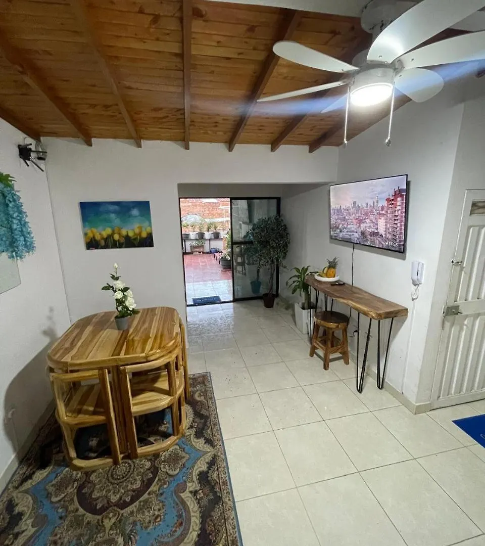 Hermoso Pent-House Con Jacuzzi Y Amplia Terraza Apartment Medellin